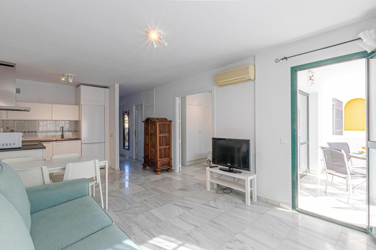 797 Holiday Rentals - Apartamento Frente Al Parque La Paloma Con Piscina ベナルマデナ エクステリア 写真